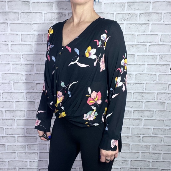 |•A.N.A•| High Low Floral Twisted Front Top Size Small - Picture 4 of 8